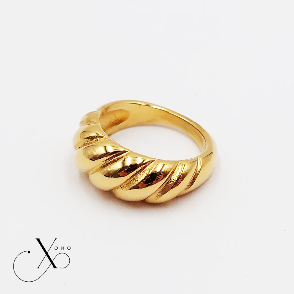 Gold Croissant Ring