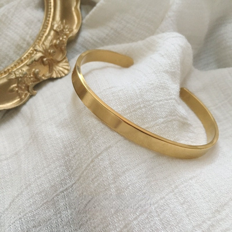 Plain Gold Bangle