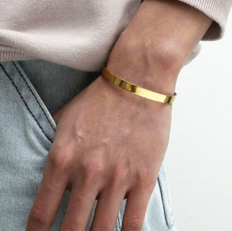 Plain Gold Bangle