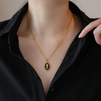 Oval Vintage Necklace