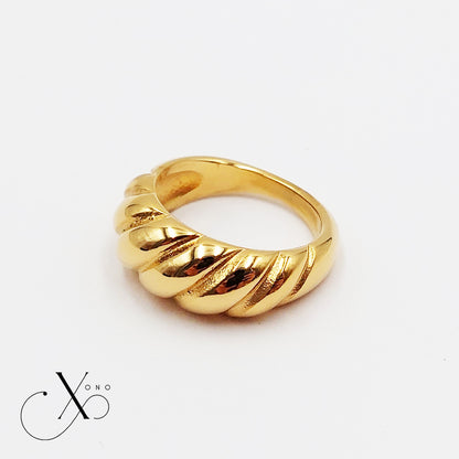 Gold Croissant Ring