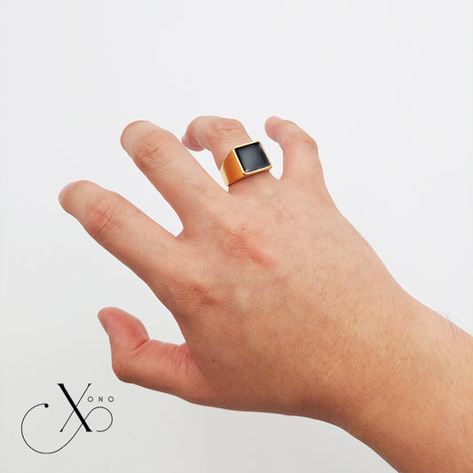 Quadrate Black Gold Ring